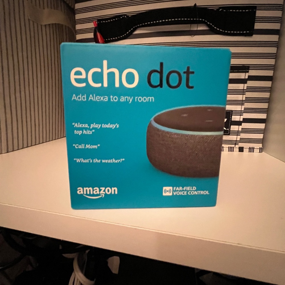 Amazon - Echo Dot (3rd Gen) - Smart Speaker with Alexa - Charcoal